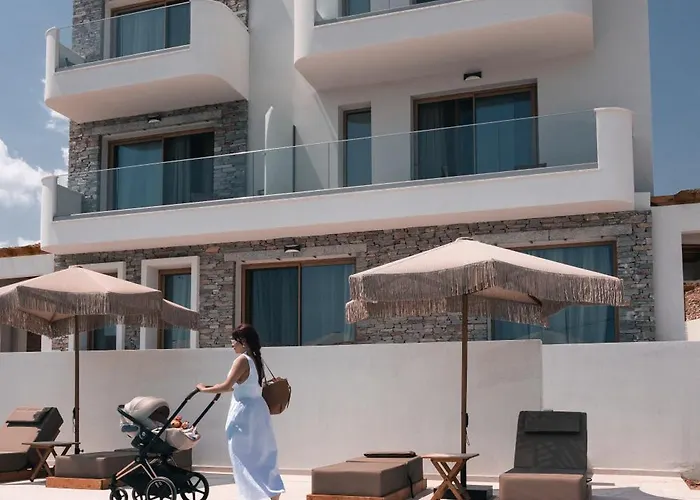 La Brise Luxury Néa Péramos
