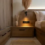 La Brise Luxury Néa Péramos