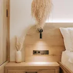 La Brise Luxury Néa Péramos