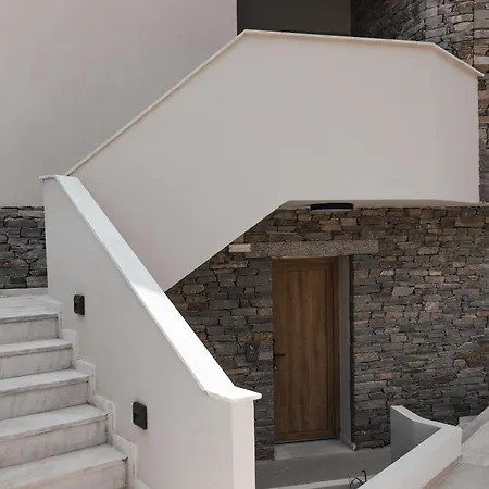 La Brise Luxury Néa Péramos