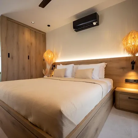 Отель La Brise Luxury *