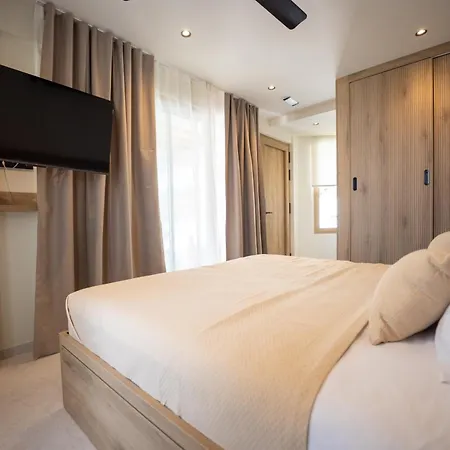 La Brise Luxury Hotel *