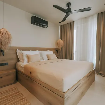Отель La Brise Luxury *
