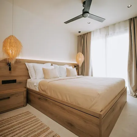 Отель La Brise Luxury