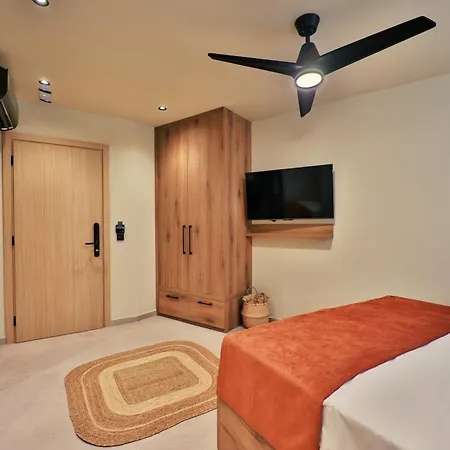 La Brise Luxury Hotel *
