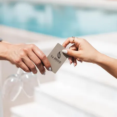 Hotel La Brise Luxury